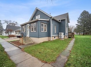 128 N Hadsall St, Genoa, IL 60135