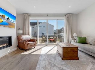 547 N Rowmont Blvd NW, Calgary, AB T3L0H2