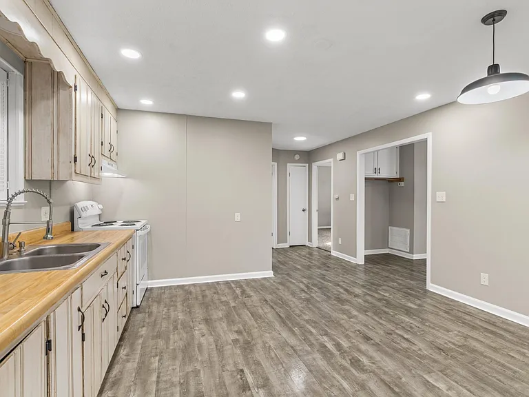 629 Ed Davis Rd — Photo 11