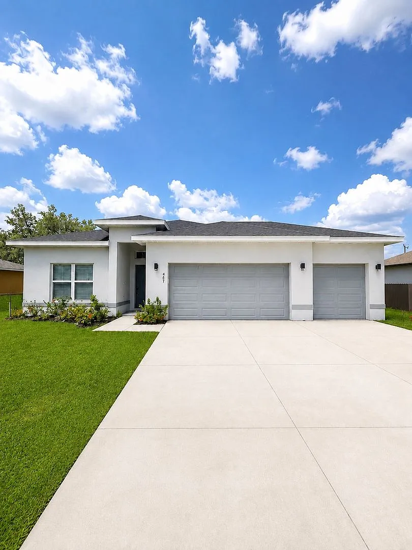 Modern Cape Coral Home with 3-Car Garage Stylish, Spacious & Nearly New! — Photo 1