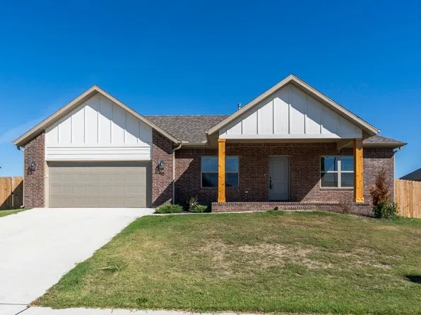 90 W Watson Ln, Farmington, AR 72730