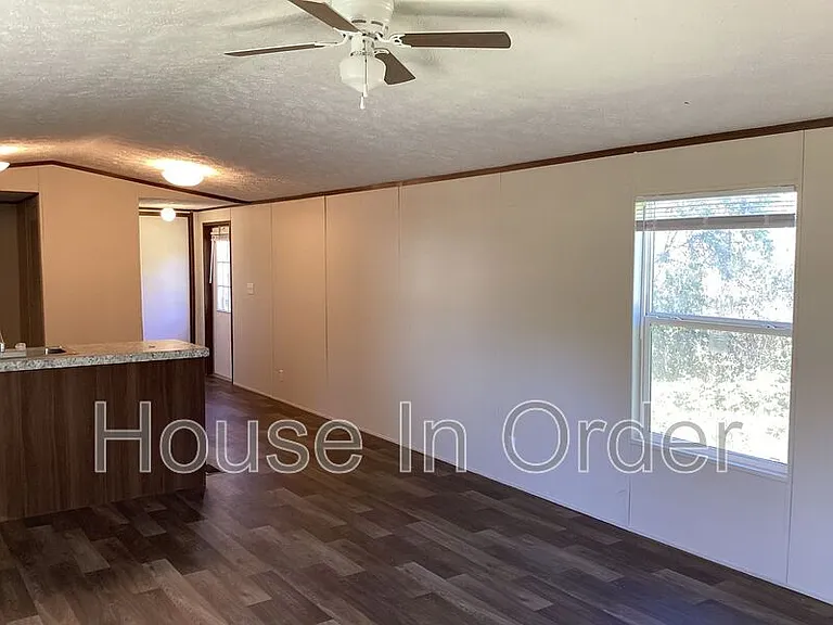 109 Shamrock Park Dr — Photo 11