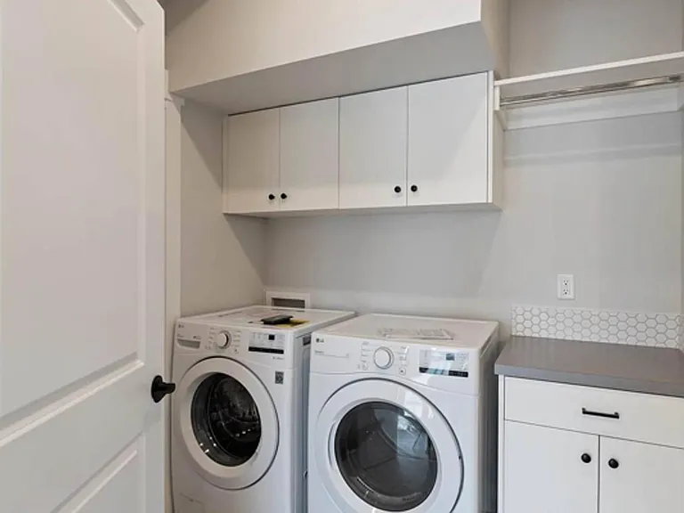 Bradbury Luxury Townhomes — Photo 33