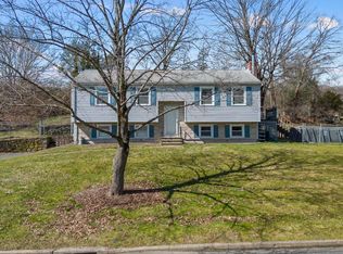 1 Beryl Ln, Wallingford, CT 06492