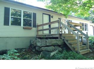 84 Gallup St, Plainfield, CT 06374