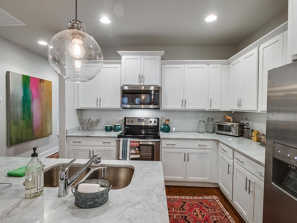 2nd image of 723 Cottage Park Dr