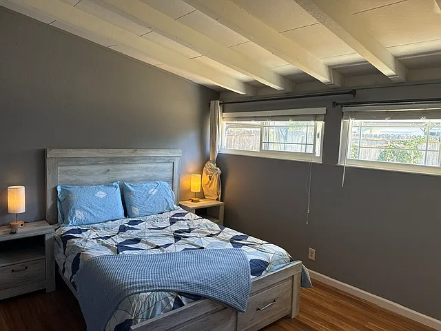 1126 Breezewood Ct — Photo 9