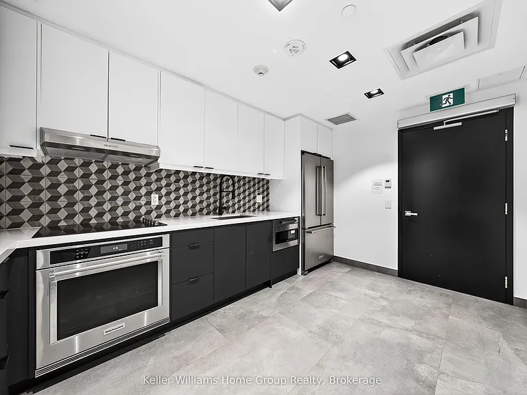 15 Wellington St S #2402 — Photo 25