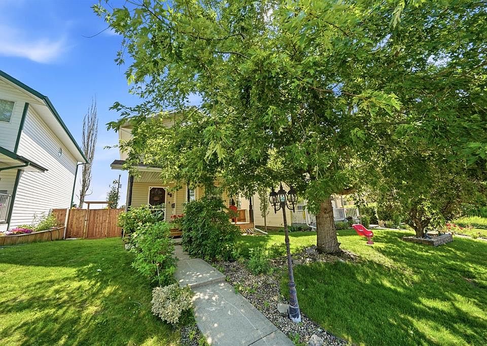 1st image of 48 W Country Ridge Close