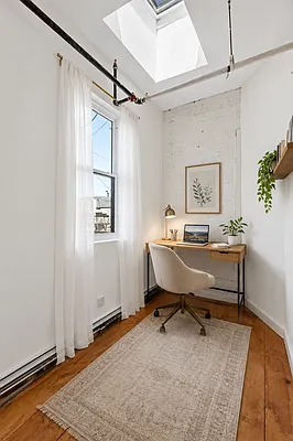 Office, photo 1
