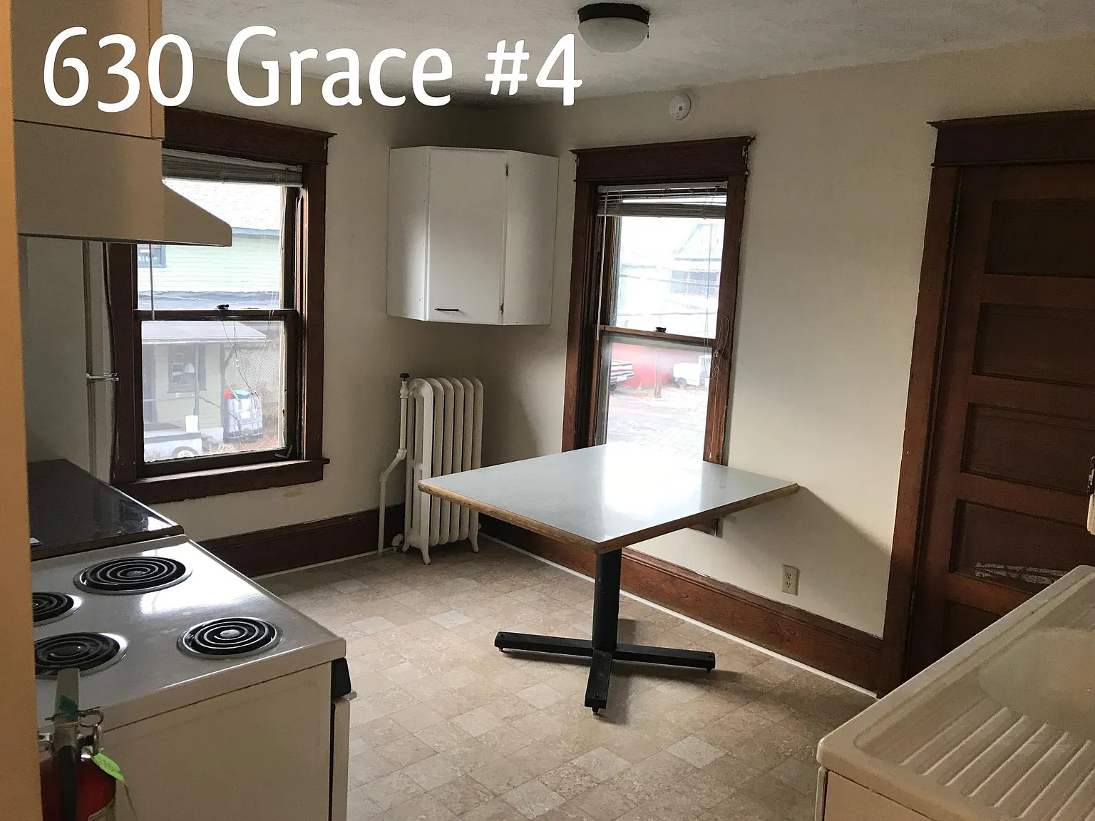 3 bed, 825 sqft, $900 — Photo 2