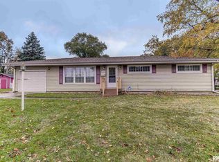 2352 Blackhawk Rd, Springfield, IL 62702