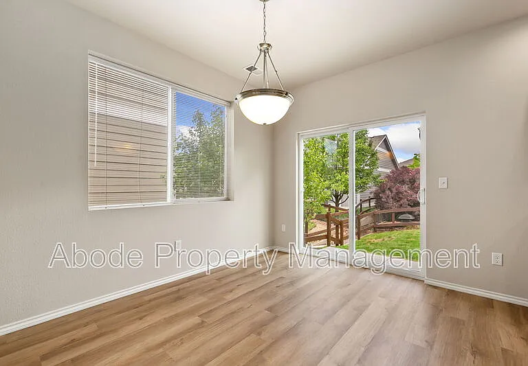 347 Kalkaska Ct — Photo 10