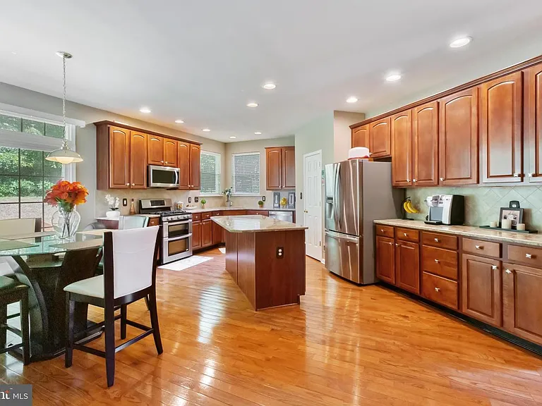 618 Sunderland Ave — Photo 6