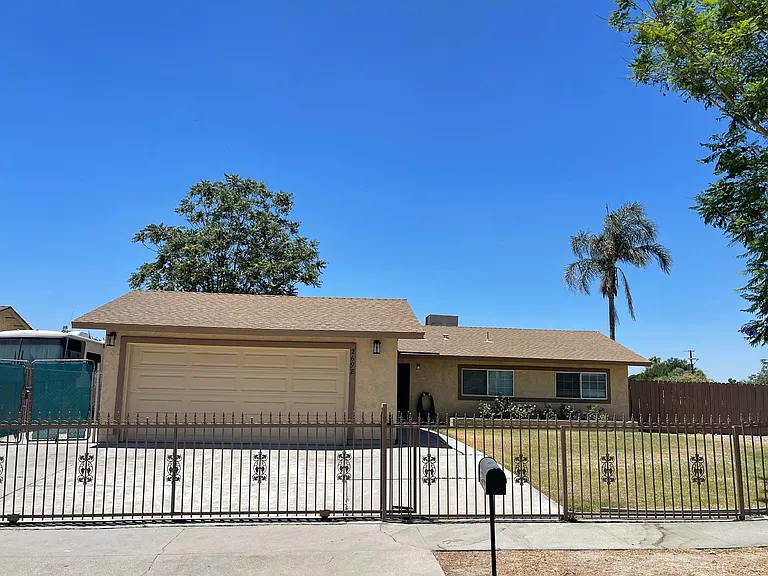 2698 San Anselmo Ave — Photo 1