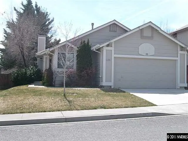 3 bed, 1324 sqft, $2,400 — Photo 1