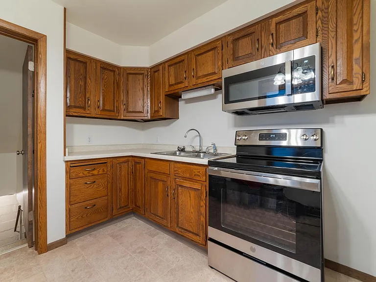 16 Snelling Ave — Photo 12