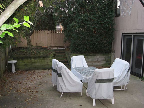 4th image of 4817 Blossom Ct