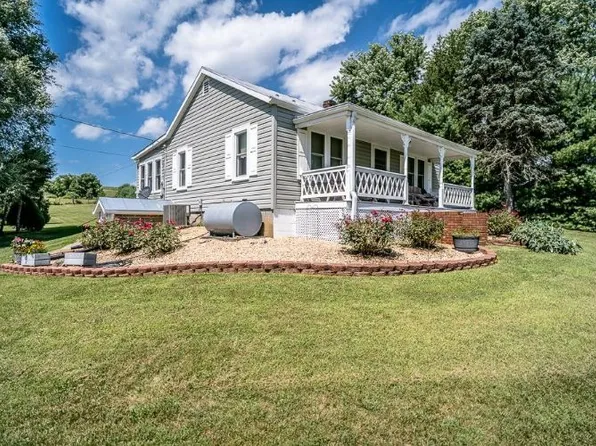 112 Mossy Creek Rd, Mount Solon, VA 22843