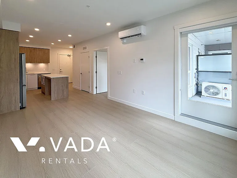 82 1st St #209 — Photo 3