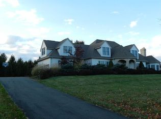 3 Southdown Dr, Lafayette, NJ 07848
