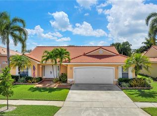 323 SW 187th Ter, Pembroke Pines, FL 33029