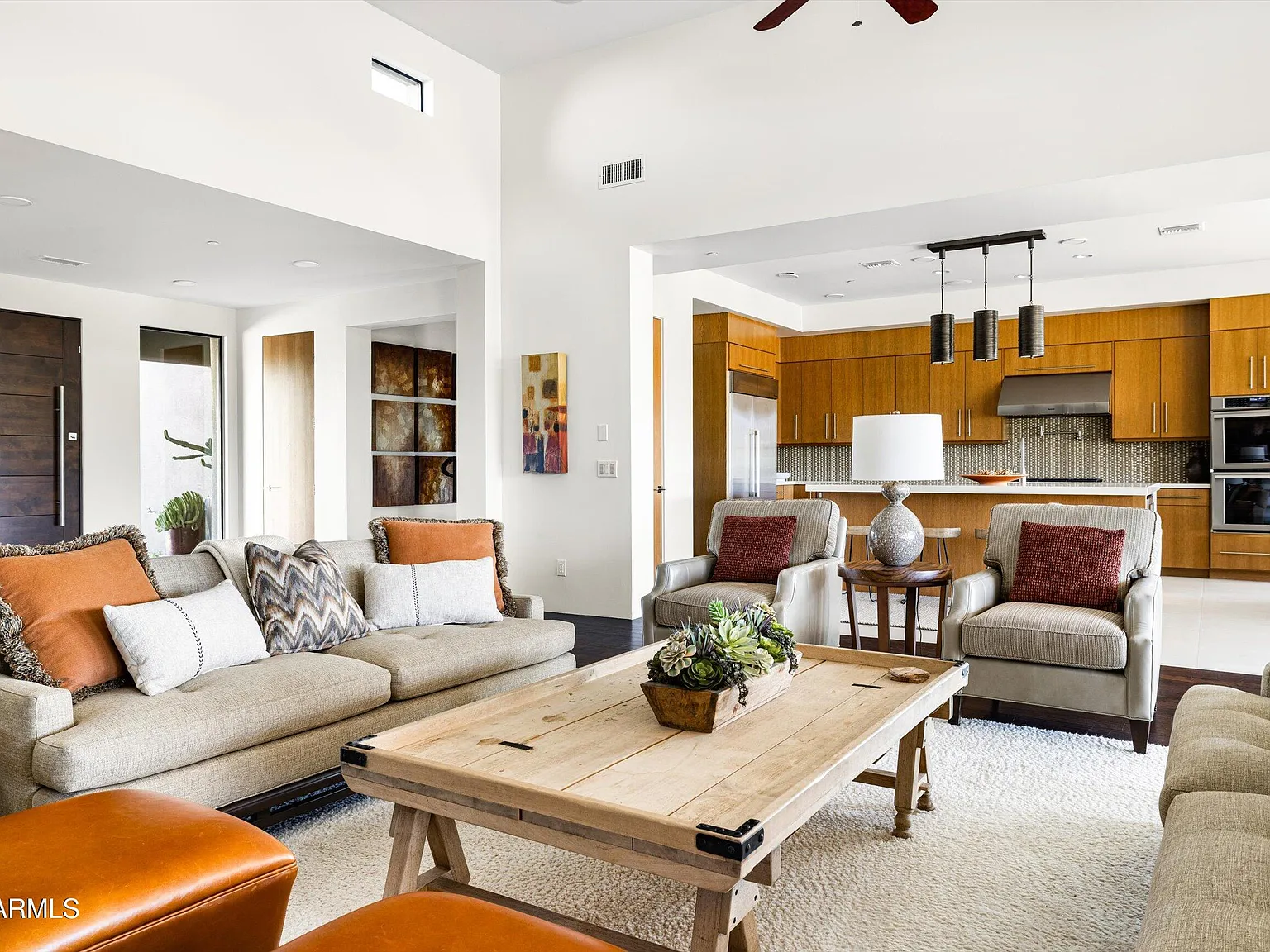 4 bed, 4.5 bath, 4089 sqft, $9,000 — Photo 1