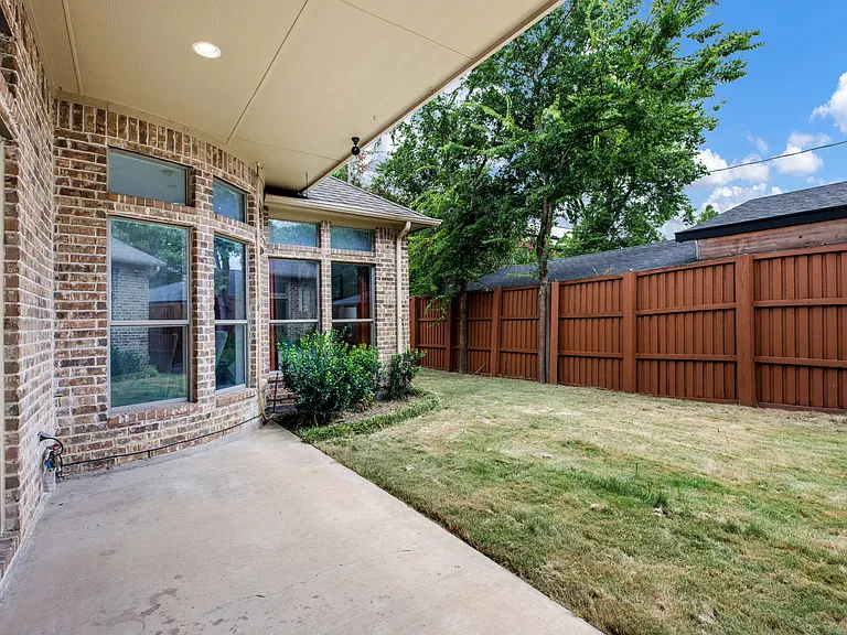 3606 S Versailles Ave — Photo 20