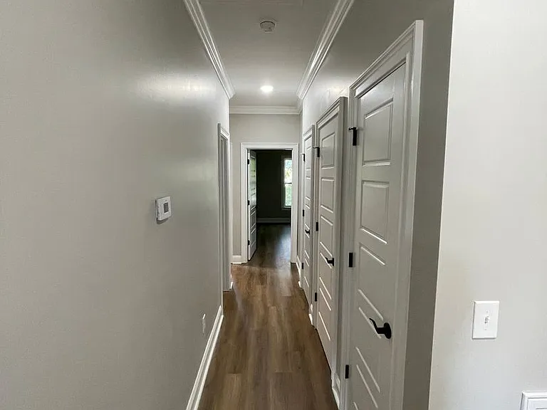 625 E 3rd St #11 — Photo 15