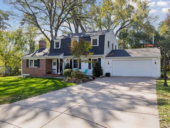 3084 Layton Ct N, Lake Elmo, MN 55042