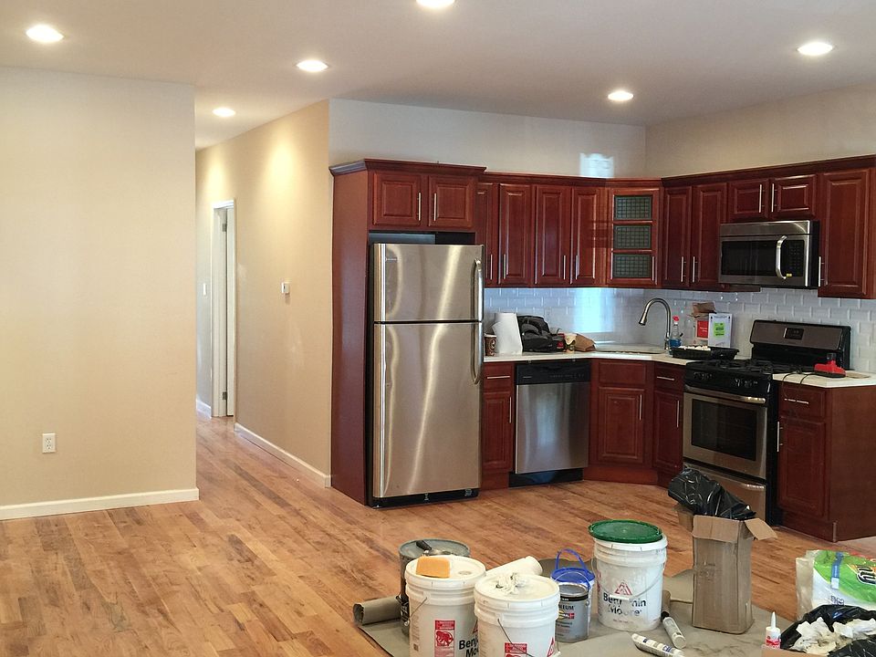 1st image of 786 Garden St