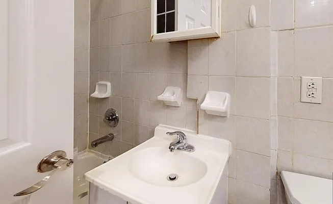 Rented by Douglas Elliman | media 8