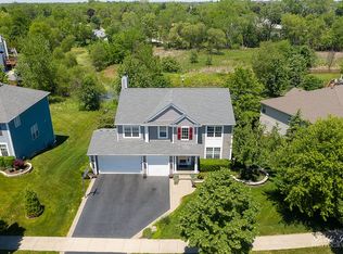 521 N Prairie Ln, Lake Zurich, IL