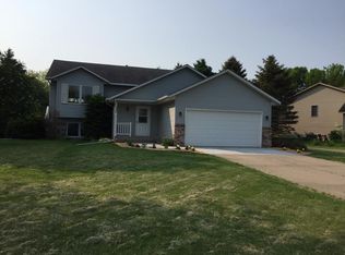 357 Jesse James Ln, Saint Paul, MN 55115