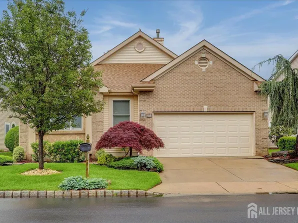 35 Brighton Ct, Monroe Township, NJ 08831