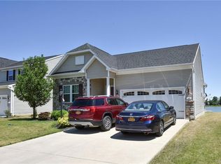 43 Skylark Ln, Niagara Falls, NY 14304