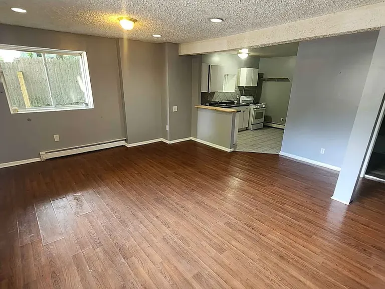 14 Smith St #2 — Photo 2