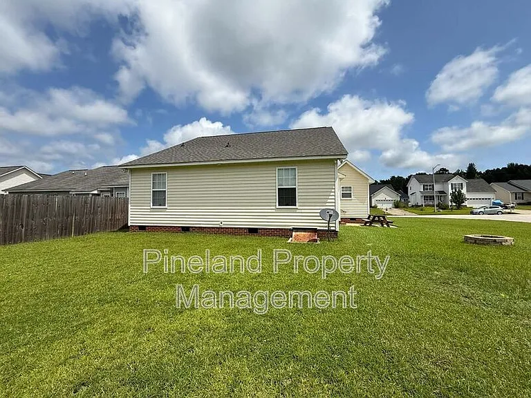 225 Shakerstone Dr — Photo 21