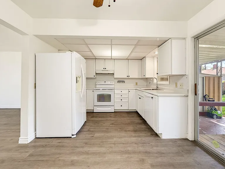 1007 Murray Ave — Photo 12