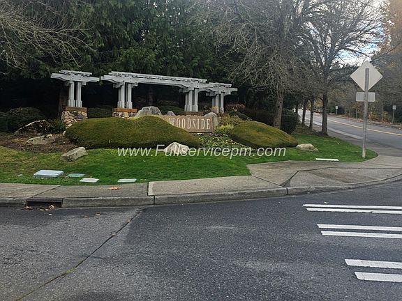 Entrance to Woodside neighborhood_11132025