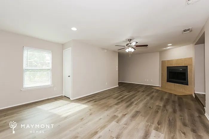 3 bed, 2.0 bath, 2380 sqft, $2,445 — Photo 4