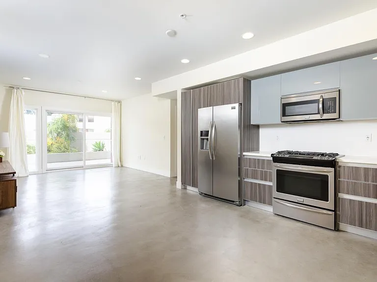 J. Grant Apartments — Photo 8