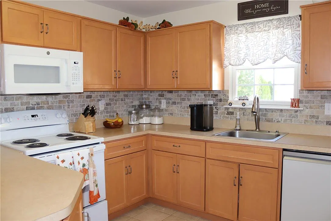 2 bed, 2.5 bath, 1504 sqft, $2,500 — Photo 3