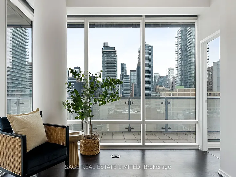 1 Bloor St E #510 — Photo 5