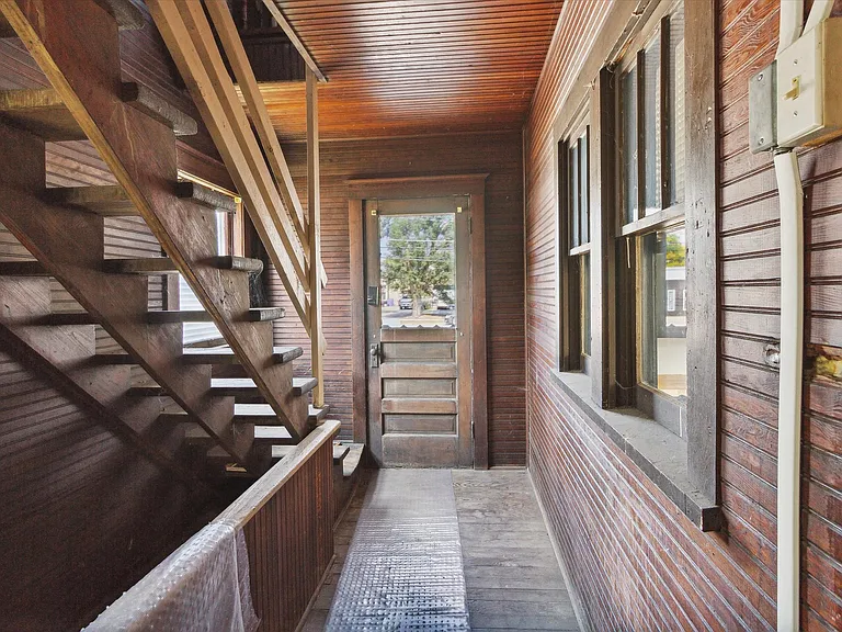 112 E Center St — Photo 18