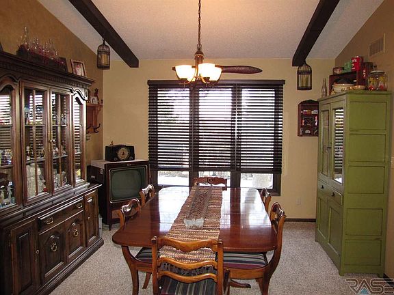 5th image of 419 S Fairview Dr
