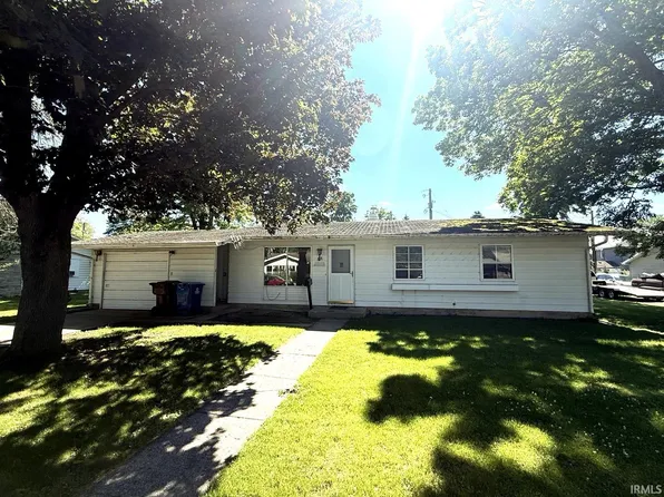 808 Pearse Ave, Auburn, IN 46706