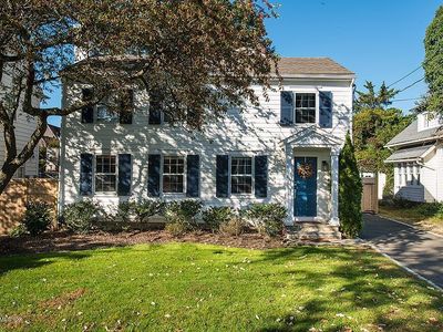 5 Lockwood Dr, Old Greenwich, CT, 06870