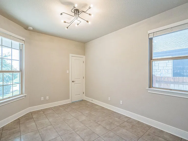 305 Crossvine Trl — Photo 11