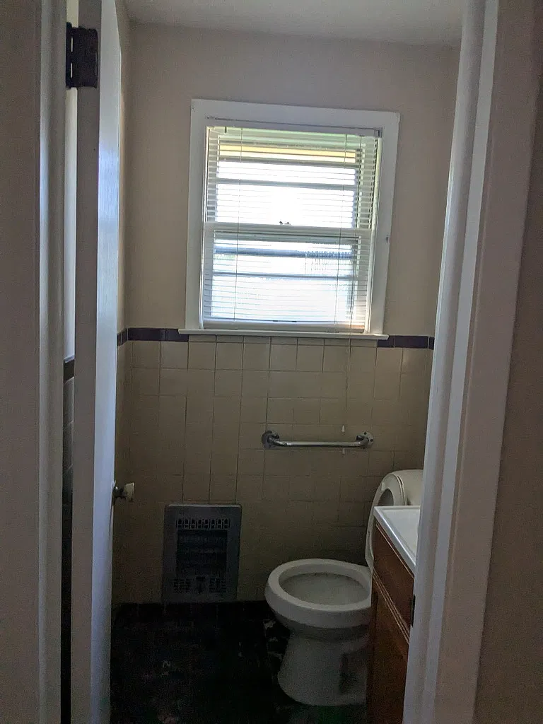 4 bed, 2600 sqft, $2,050 — Photo 4